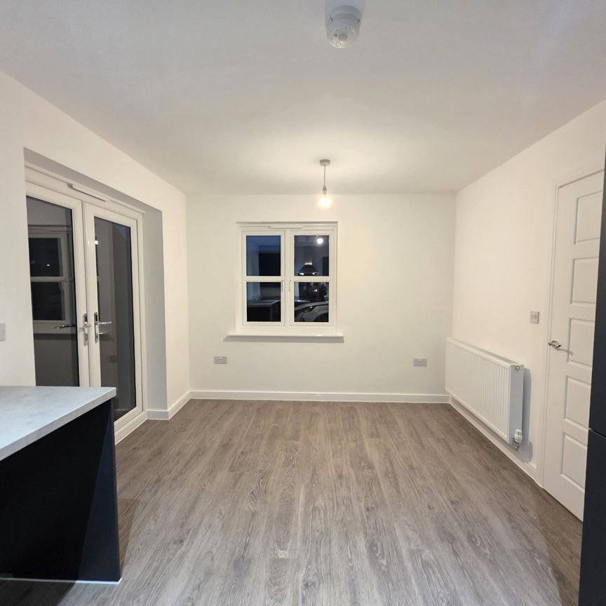 .Three bedroom detached house - Photo 1