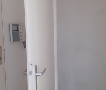 Appartement 3 pièces 57m2 REIMS 820 euros - Photo 3