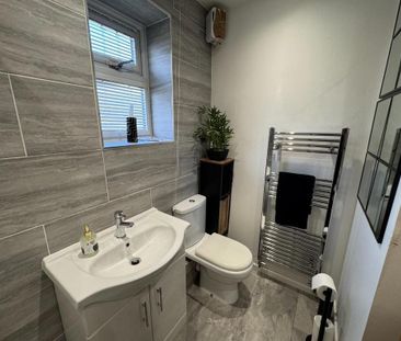 2 bedroom semi-detached house to rent - Photo 4