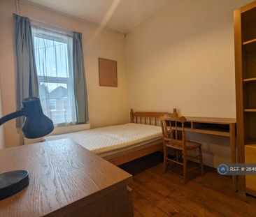 4 bedroom semi-detached house to rent - Photo 2