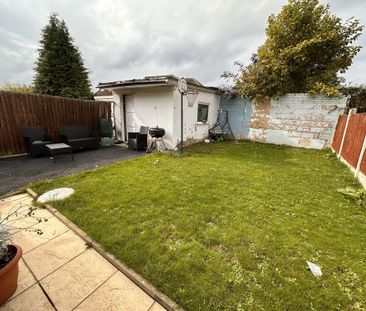 Carr Manor Road, Leeds - Photo 3