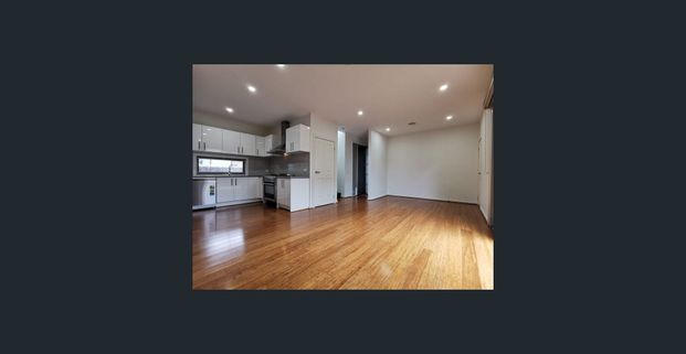 Modern Town Residence in Prime Location - Photo 1