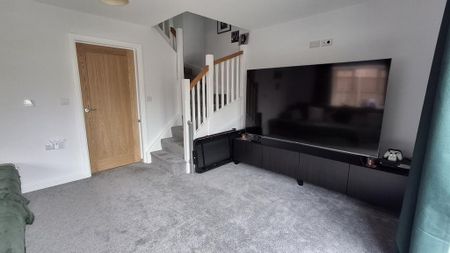 3 bedroom semi-detached house to rent - Photo 3