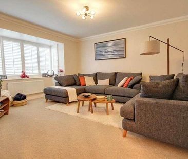 Rose Avenue, Kirk Ella, Hull, HU10 - Photo 1