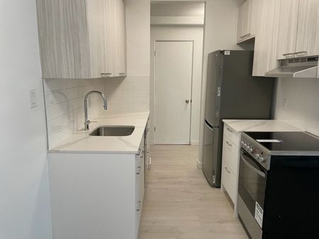 Westwood Towers - Photo 4