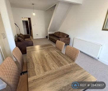 2 bedroom terraced house to rent - Photo 4