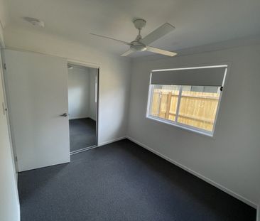 Stylish, Modern & Compact Family Home - Photo 2