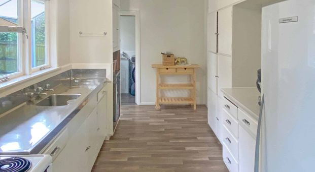 Convenient living - Photo 1