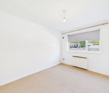 Windsor Drive, High Wycombe, Buckinghamshire,HP13 - Photo 4