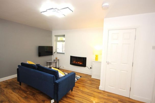 1 bedroom in a house share to rent - Photo 1