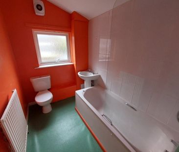 2 Bed Flat, Brookfield Road, LS6 - Photo 6