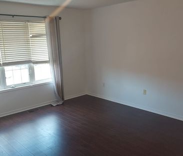 For Lease - 3413 Angel Pass Drive, Mississauga, Ontario - Photo 5