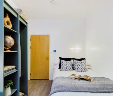 Flat 1 - 4 Bedroom House - Photo 5