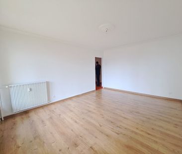 Appartement À Louer 3 Pièces , 65 M² - Photo 2