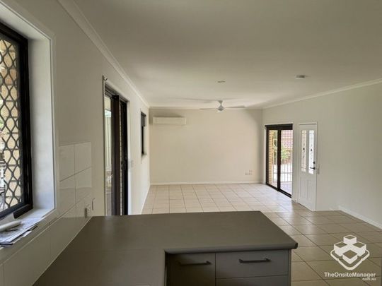 3 br Home $850p.w. - Mudgeeraba - Photo 1