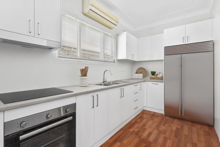 Renovated period home - Photo 2