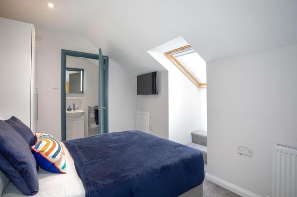 Room 4, Epworth Street, Belfast, BT5 4QR - Photo 1