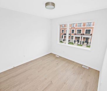 For Lease - 3035 Bramall Gardens, Oakville, Ontario - Photo 3