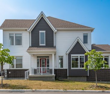 For Lease - 161 Rugosa Street, Barrhaven, Ontario - Photo 2