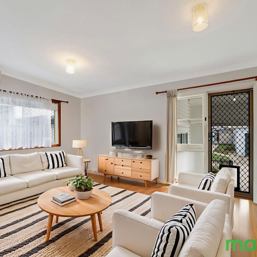 LOVELY FAMILY HOME! - Photo 1