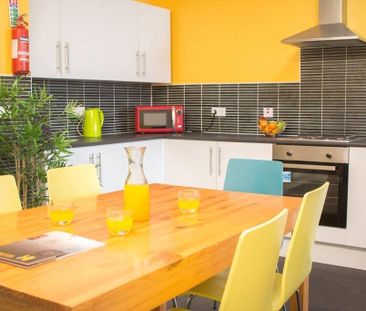 6 bedroom flat to rent - Photo 2