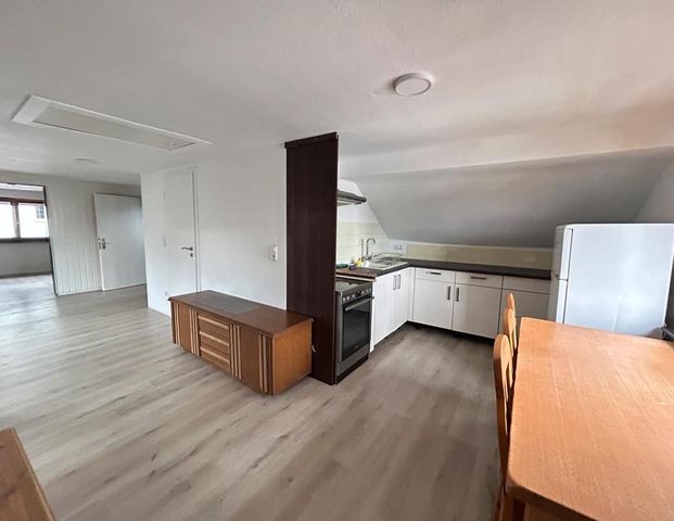 Möblierte 2-Zimmer-Dachgeschosswohnung in Langenselbold - Photo 1