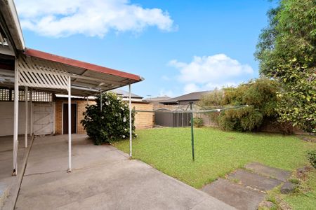 71 Kingsley Road, Airport West - Photo 2