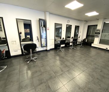 LET AGREED – £900 PCM, A1 Retail Commercial Property in Cowbridge R... - Photo 1