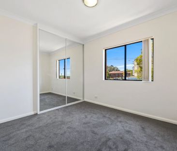 Boutique & Modern 2 Bedroom in the Heart of Enfield | Double Brick ... - Photo 2