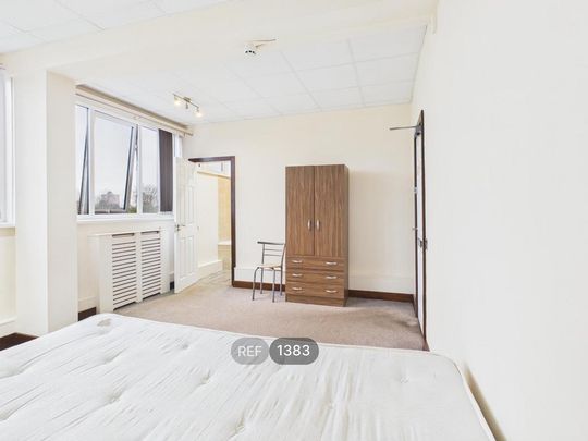 1 bedroom hotel room to rent - Photo 1