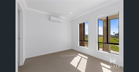 Modern Living Townhouse! - Photo 2