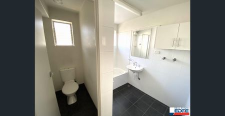 Charming Apartment in the Heart of Essendon - Photo 4