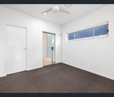 Modern West End Apartment with Park & River Views - Photo 2