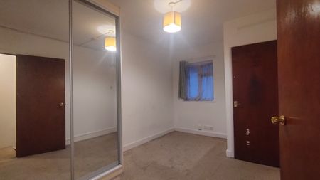 Sycamore Avenue, London - Photo 3