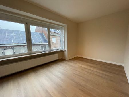 ZOTTEGEM - Gerenoveerd appartement vlakbij het station. - Foto 3