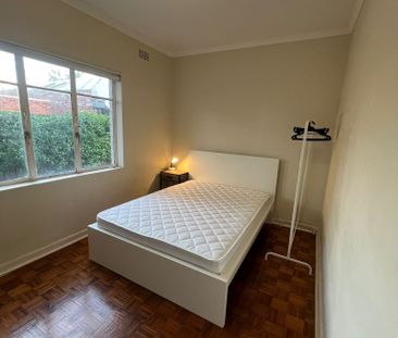 St Kilda East - Photo 2