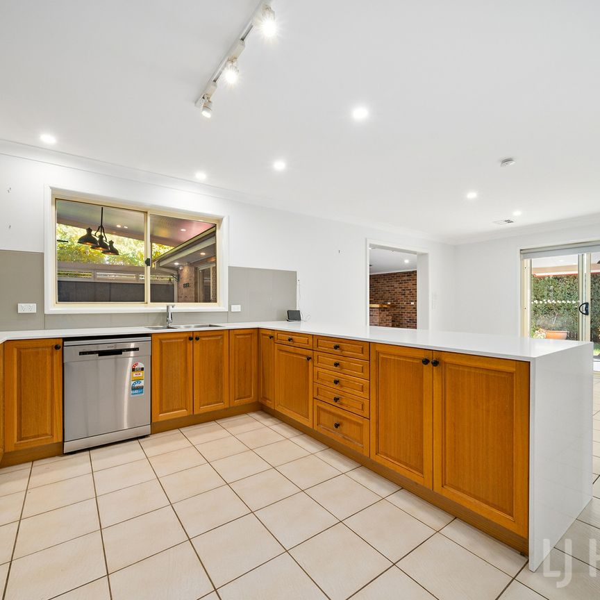 Beautiful 4 Bedroom Ensuite Family Home in Jerrabomberra - Photo 1