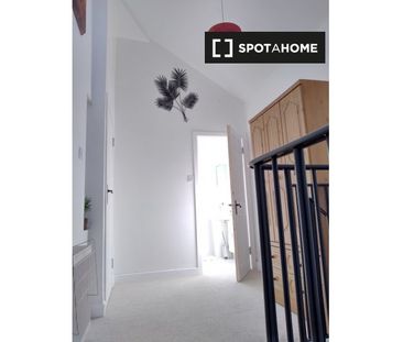 Room in a 2-Bedroom apartment for rent in Ballygall, Dublin - Photo 5