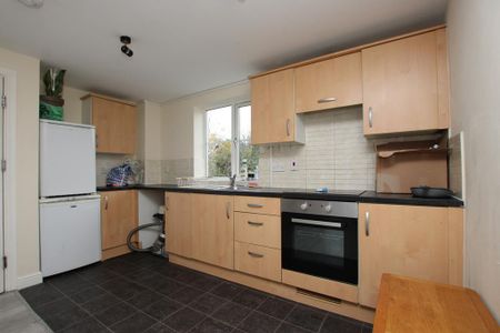 2 bedroom apartment to rent - Photo 4