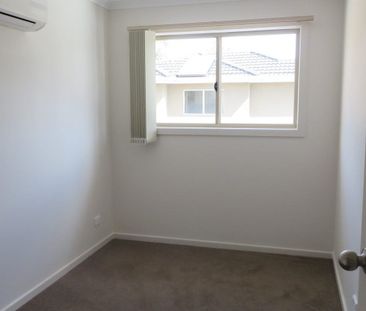 Cosy 2 Bedroom Town House In Prime Location - Photo 2