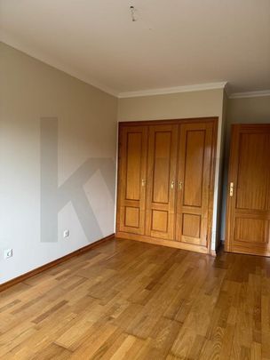 MEM MARTINS, Lisbon - Photo 1