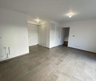 Location Appartement 2 pièces 43m² DECINES CHARPIEU 69150 - Photo 2