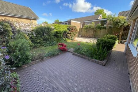 Dalkeith Crescent, Hemlington, MIDDLESBROUGH - Photo 3