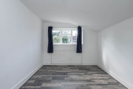 Guide Price £2,600 pcm - Available Now - Part Furnished - Photo 2