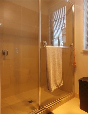 Inner City Living! - Photo 3
