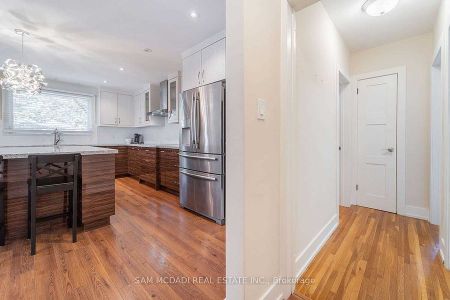 For Lease - 1730 Sunningdale Bend, Mississauga, Ontario - Photo 3