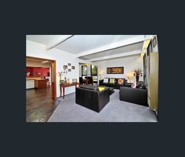 Spacious Family Living in Prime Location - Photo 1