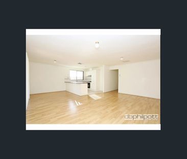 Perfect Home in Para Hills West!! - Photo 4