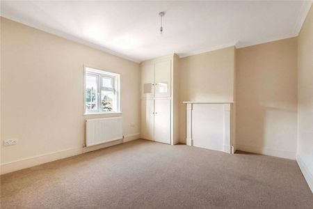 Semi-detached character cottage in a rural position in Braishfield. - Photo 3