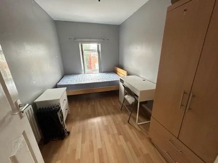 Great 6 Bedroom House, 43 Agincourt Avenue, Queens Quarter!, Belfast, BT7 1QB - Photo 2